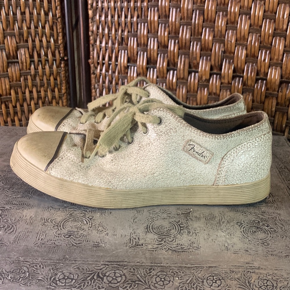 Fender Cracked Leather Distressed Sneakers Size 9